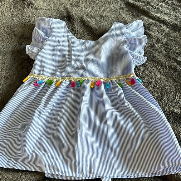 Adorable striped top with boho piping and tie back. Size L - Picture 1 of 5